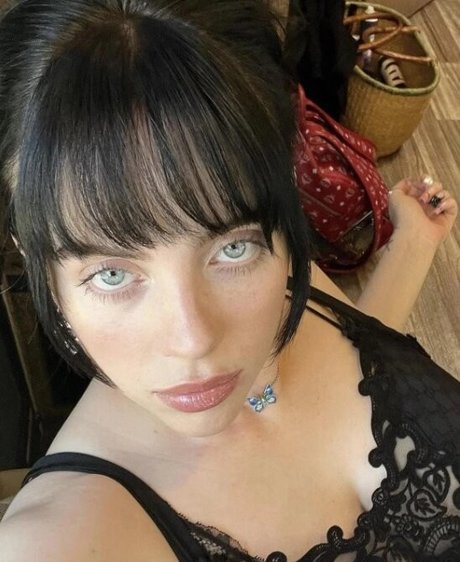 Billie Eilish photo 1320