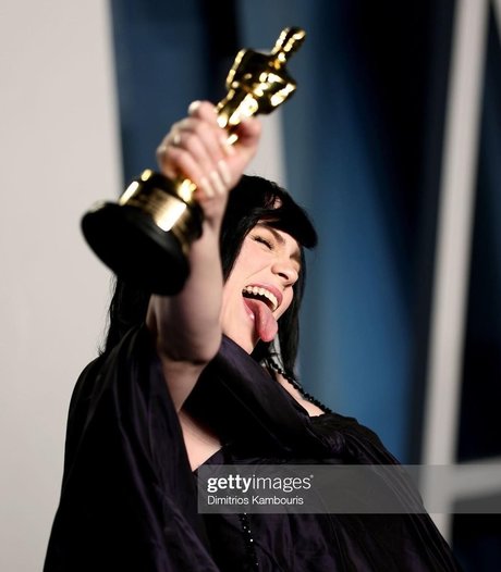 Billie Eilish photo 1326