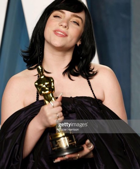 Billie Eilish photo 1332