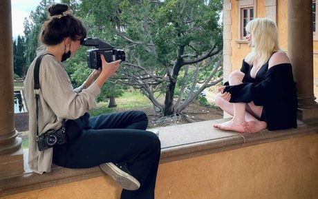 Billie Eilish photo 1335