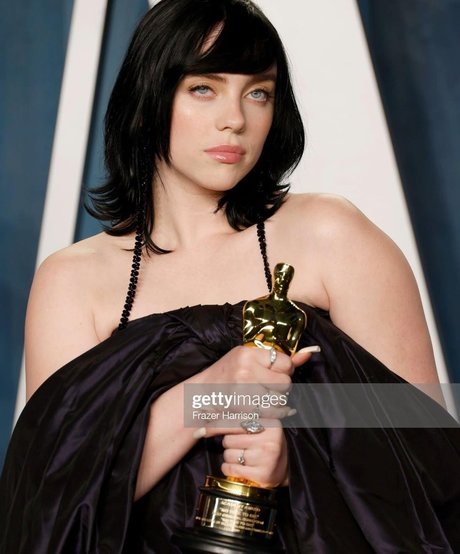 Billie Eilish photo 1355