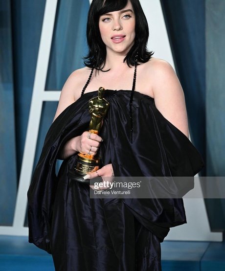 Billie Eilish photo 1358