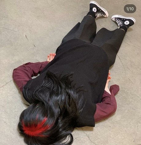 Billie Eilish photo 1364
