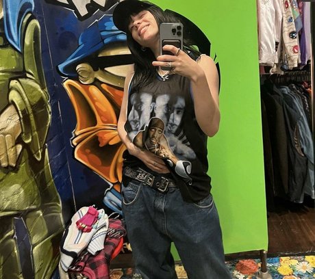 Billie Eilish photo 1372