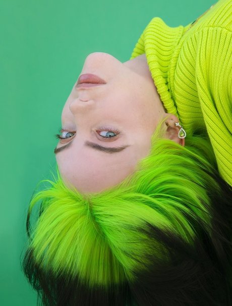 Billie Eilish photo 1374