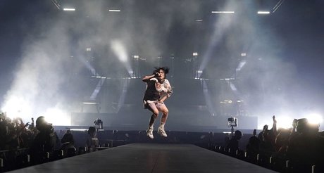 Billie Eilish photo 1378