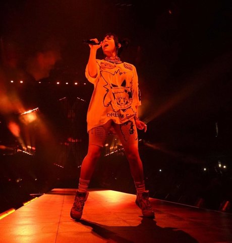 Billie Eilish photo 1380