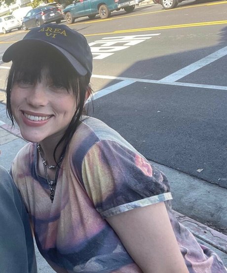 Billie Eilish photo 1381
