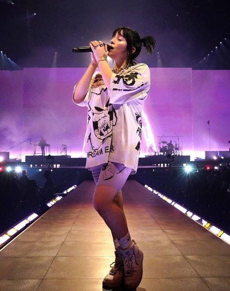 Billie Eilish photo 1391