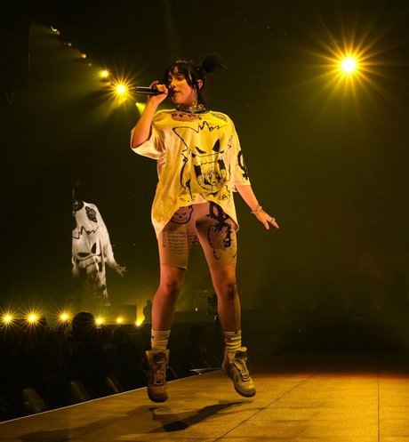 Billie Eilish photo 1395