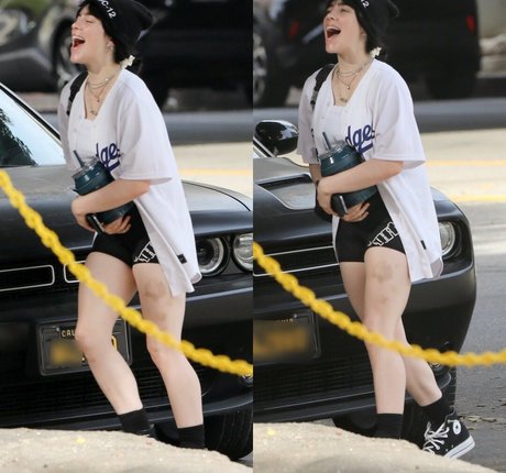 Billie Eilish photo 1402