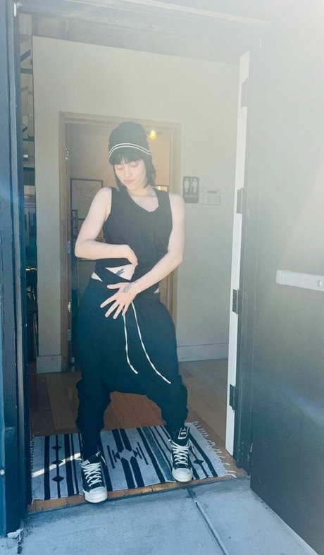 Billie Eilish photo 1403