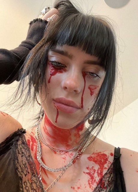 Billie Eilish photo 1404