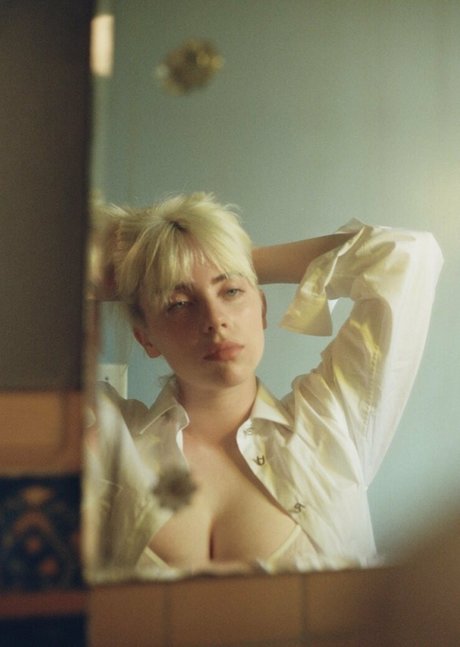 Billie Eilish photo 1412