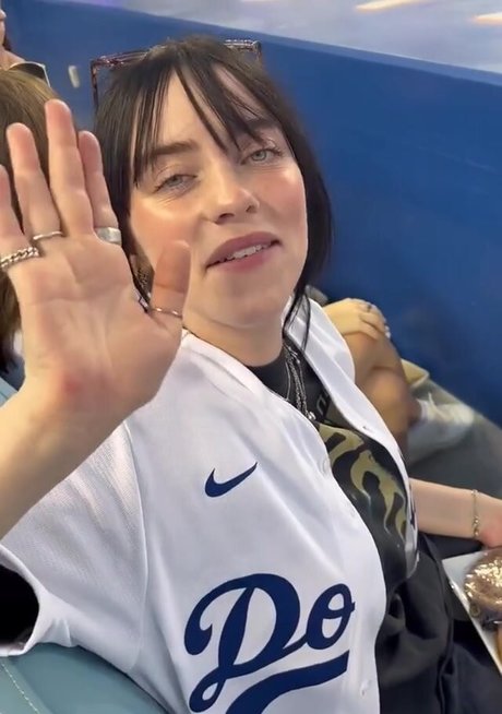 Billie Eilish photo 1456