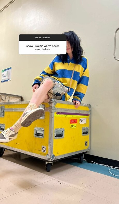 Billie Eilish photo 1459