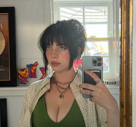 Billie Eilish photo 1466