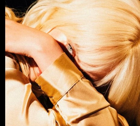 Billie Eilish photo 1476