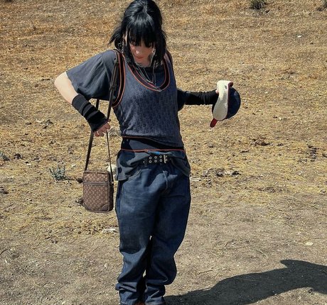 Billie Eilish photo 1490
