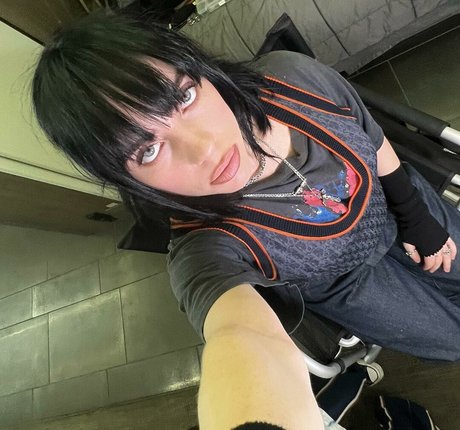 Billie Eilish photo 1502