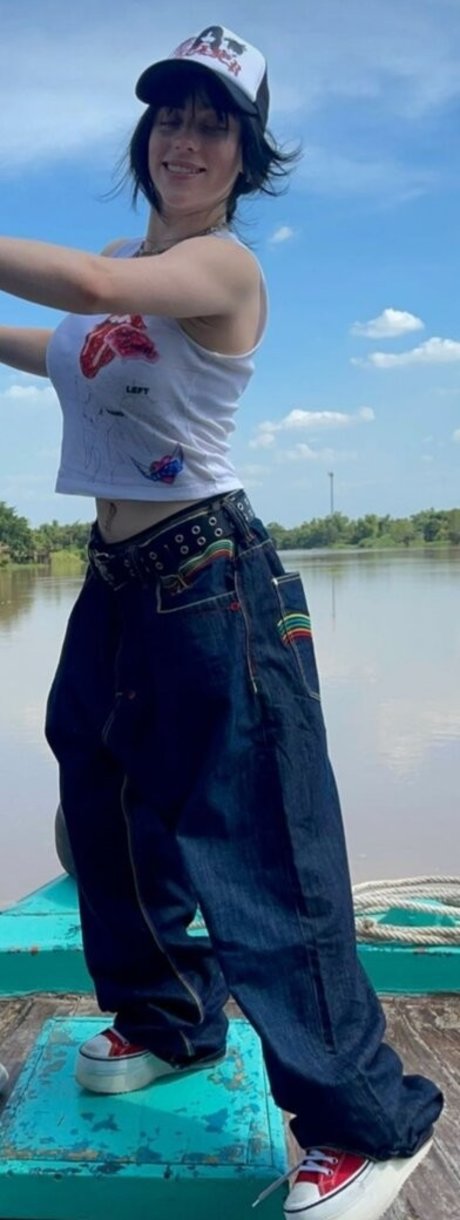 Billie Eilish photo 1524