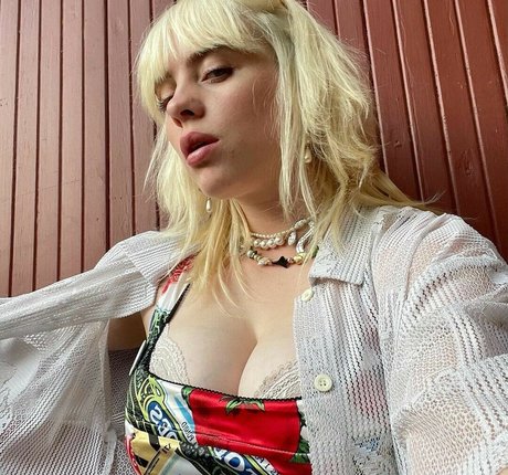 Billie Eilish photo 1541