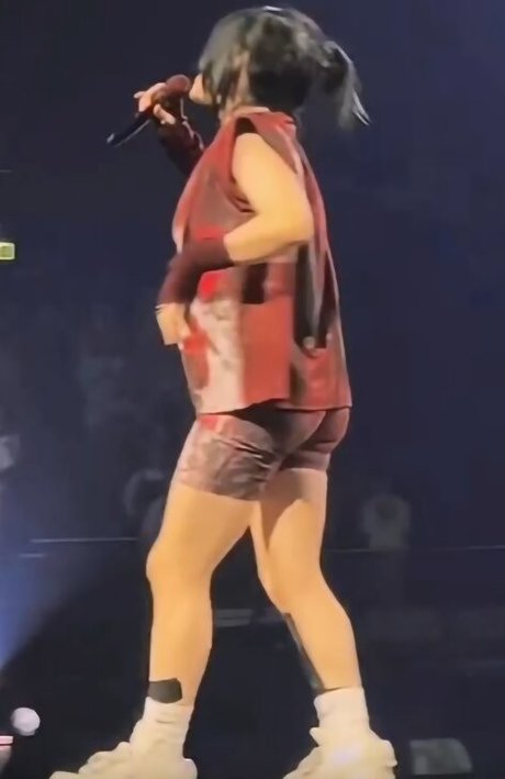 Billie Eilish photo 1565