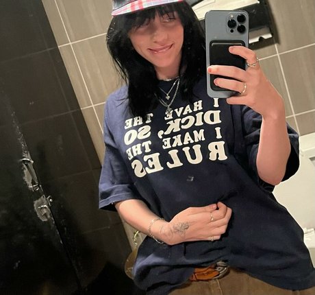 Billie Eilish photo 1574