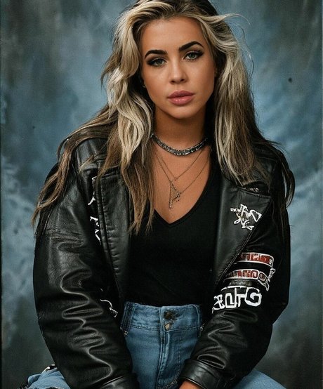 Billie Loves photo 18