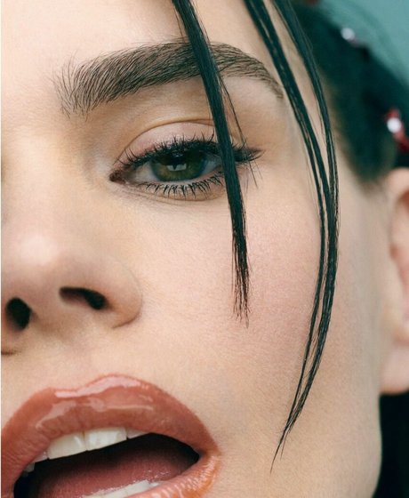 Billie Piper photo 34