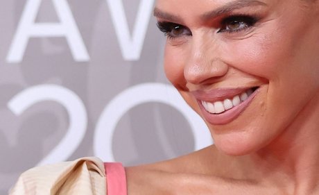 Billie Piper photo 36