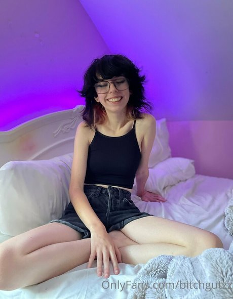 Bitchgutzz photo 35
