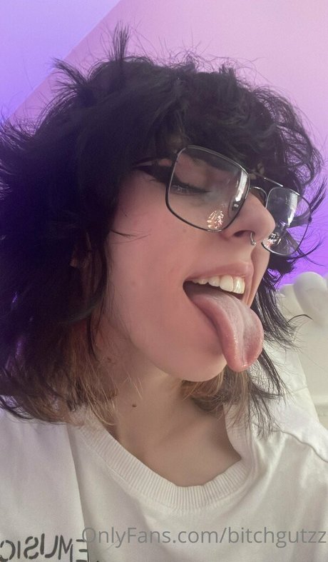 Bitchgutzz photo 40