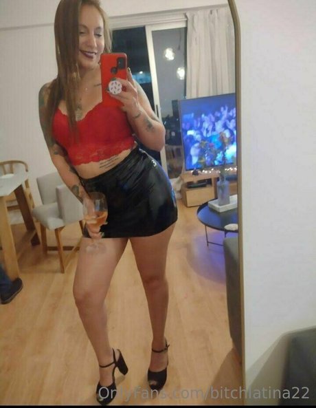 Bitchlatina22 photo 3