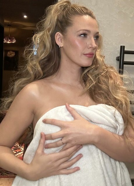 Blake Lively photo 75