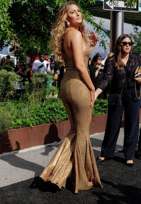 Blake Lively photo 201