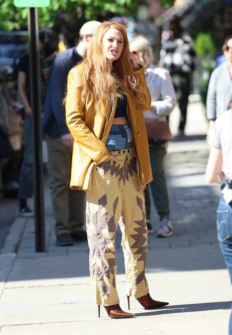 Blake Lively photo 381