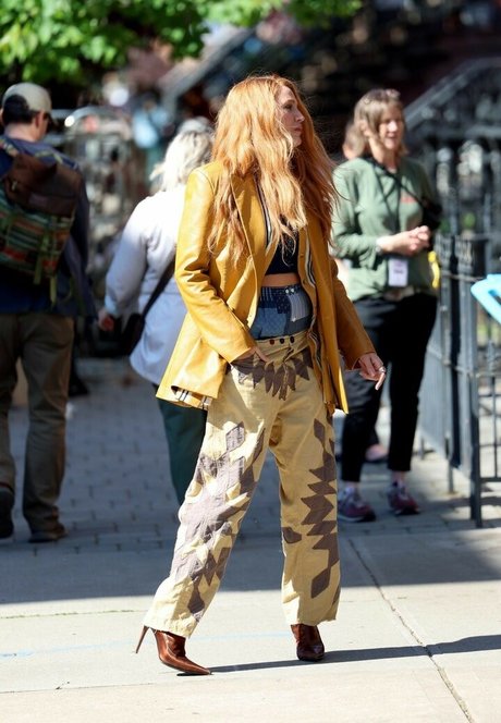 Blake Lively photo 383