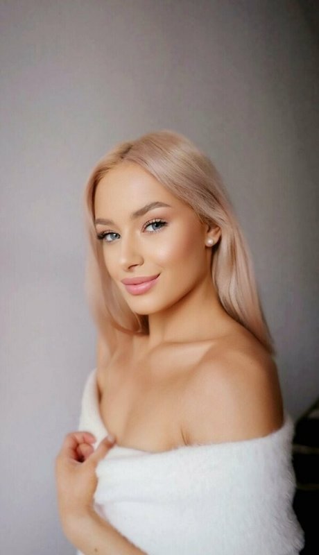 Blonde_anna photo 34