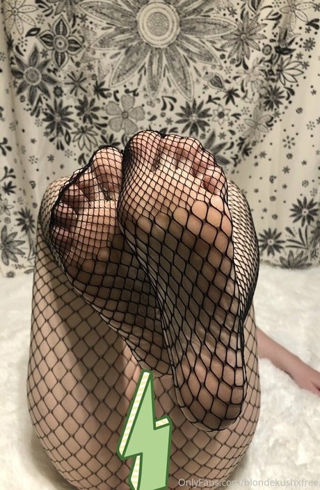 Blondekushxfree photo 3