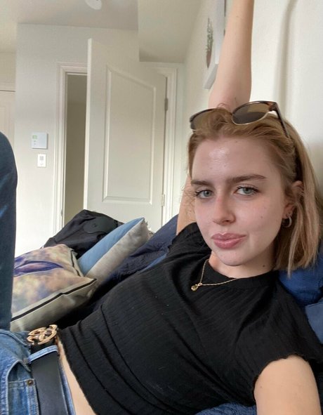 BlondeLindsayLohan photo 1