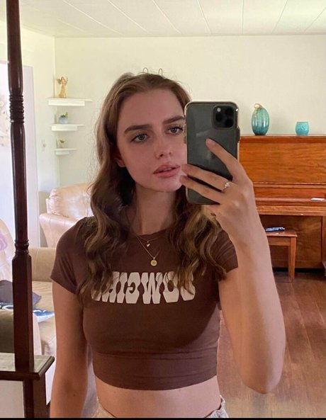 BlondeLindsayLohan photo 2