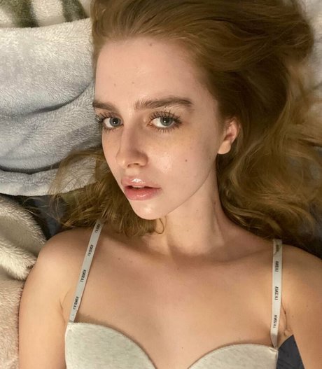BlondeLindsayLohan photo 4