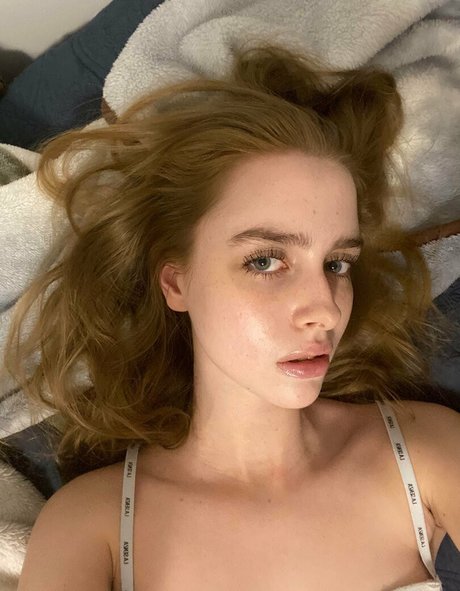 BlondeLindsayLohan photo 6