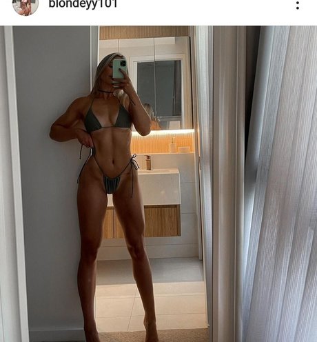 Blondeyy101 photo 7