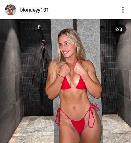 Blondeyy101 photo 9