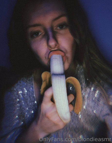 Blondieasmr photo 10