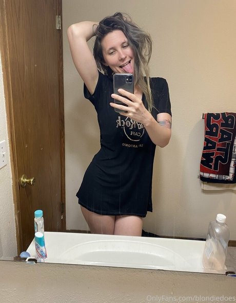 Blondiedoes photo 11