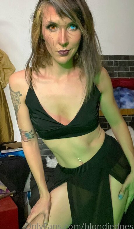 Blondiedoes photo 24