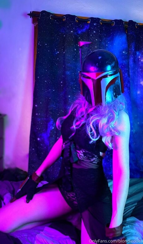 Blondiedoes photo 32